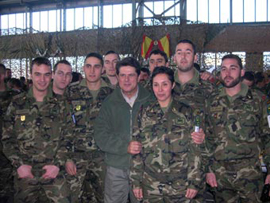 
El Ministro de defensa D. Federico Trillo Figueroa y Martinez Conde visita al contingente Español en la base de Mostar-Europa