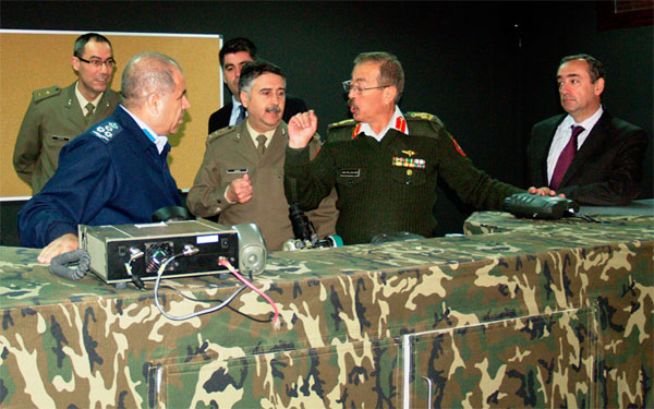 Los generales jordanos durante la visita