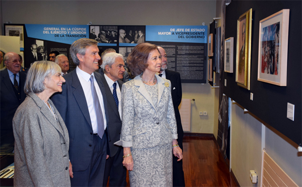 La Reina Sofía en la visita a la exposición