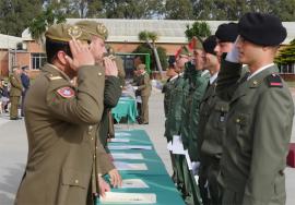 Entrega de certificados a los nuevos soldados