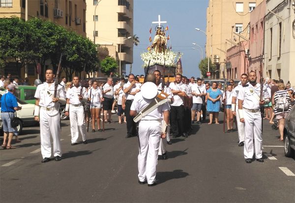 Escolta a la procesión en Melilla