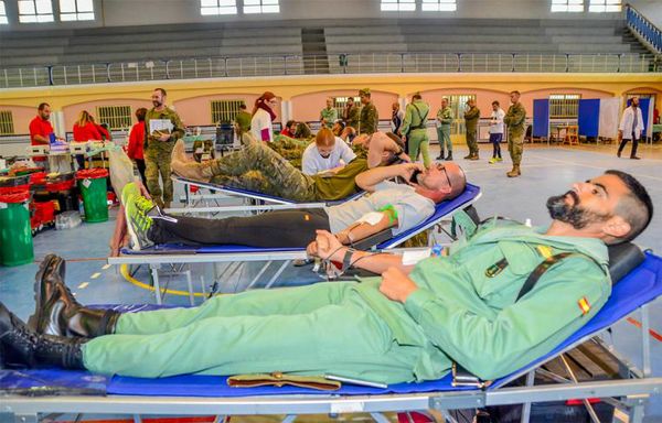 Militares donan sangre el 5 de abril