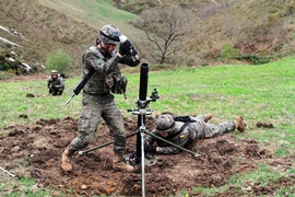 Adiestramiento en el uso de morteros medios, en el campo de maniobras y tiro 'Jaizquíbel'