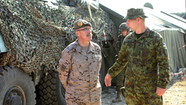 El teniente general Alejandre (izquierda), durante el ejercicio “Trident Juncture” 15