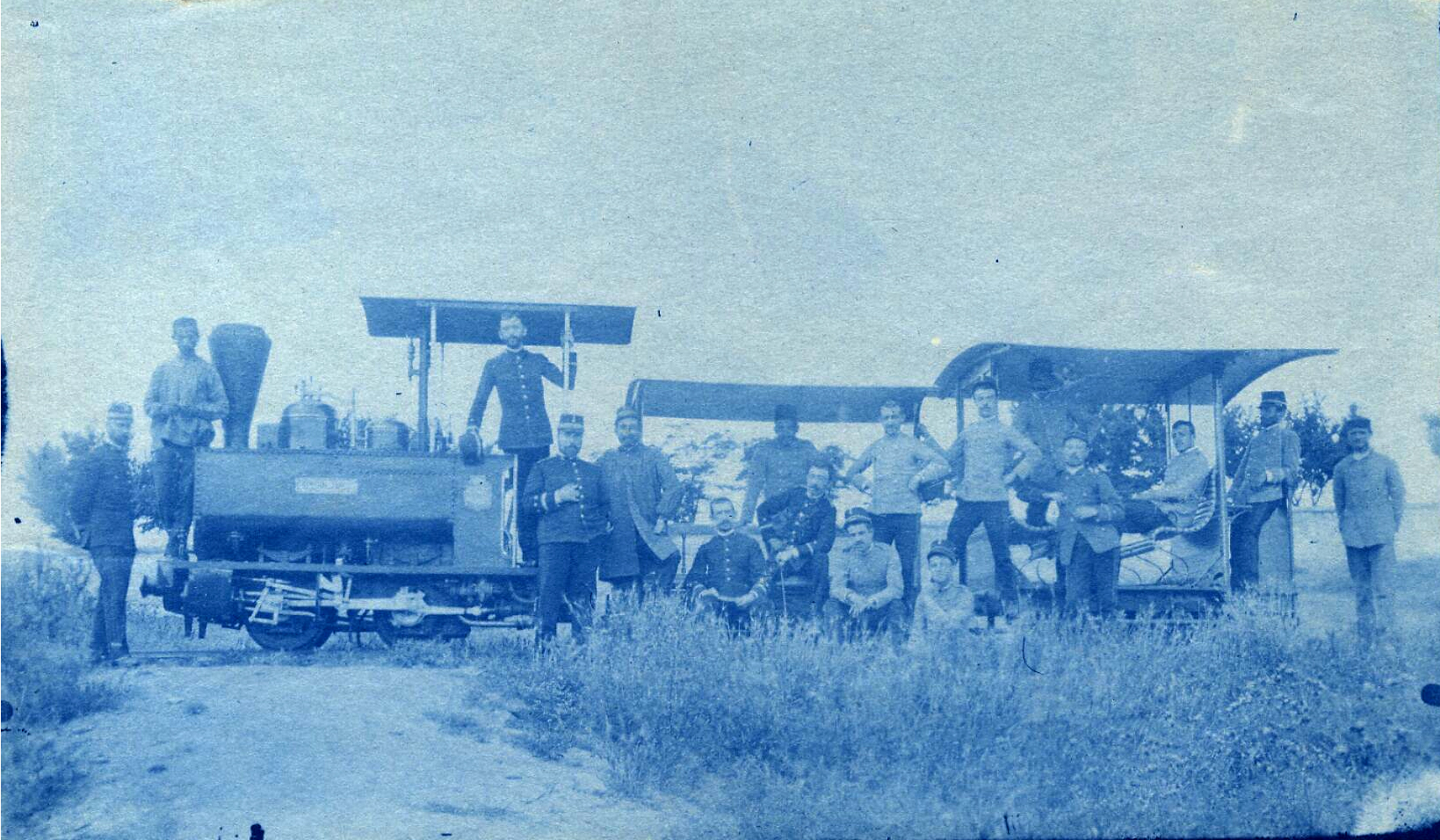Ingenieros en un tren. 1900