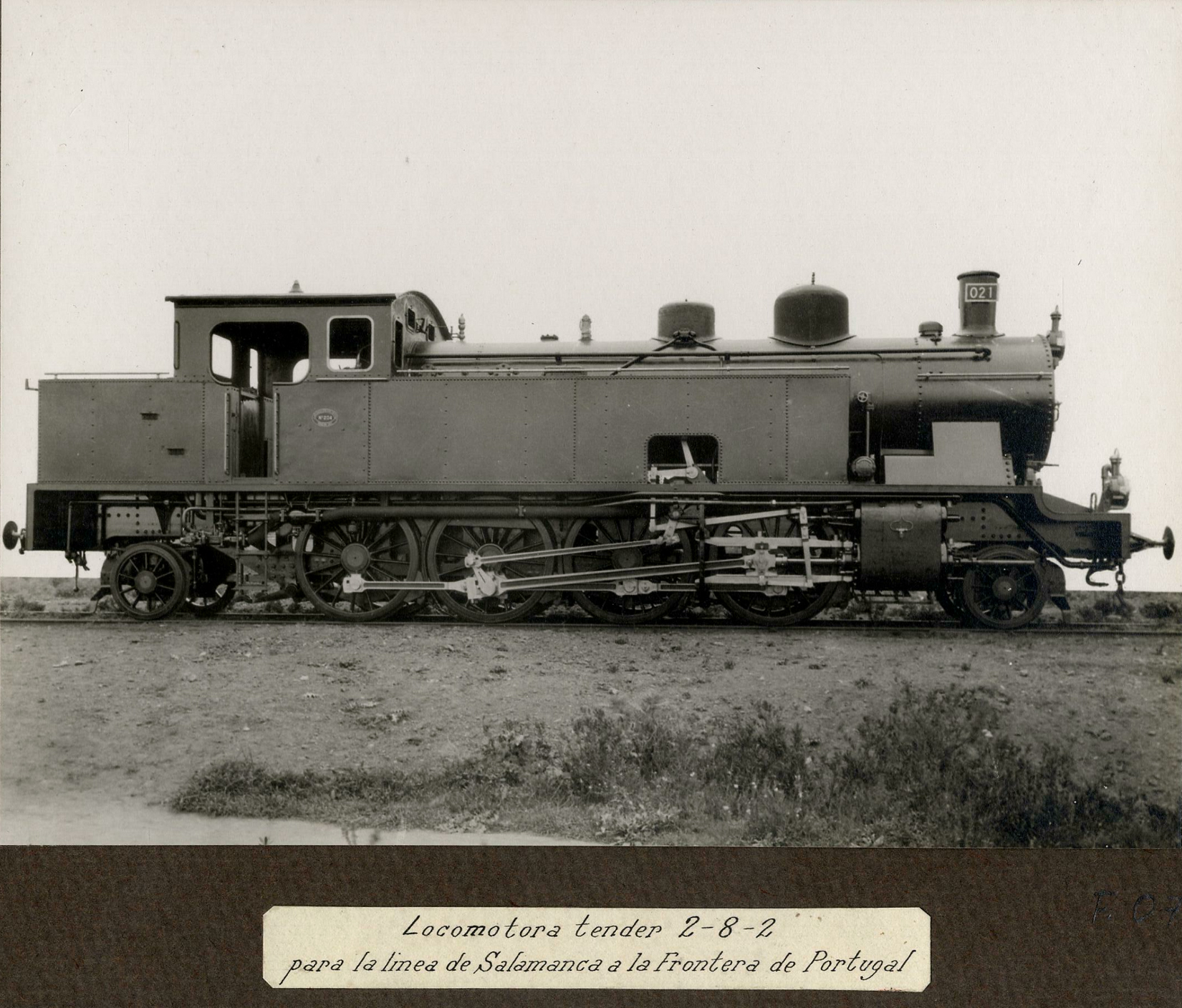 Locomotora Tender 2-8-2 para la línea de Salamanca a la frontera de Portugal. 1900
