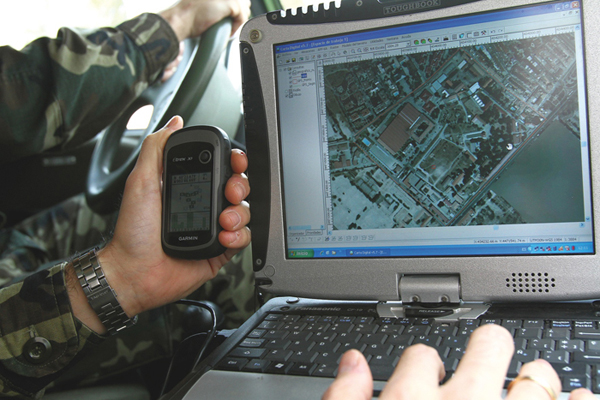 Uso de la carta digital, con GPS, en un vehículo (Foto:Luis Rico/DECET)