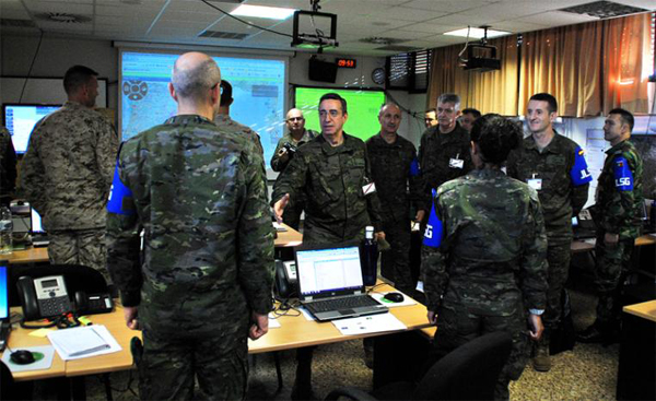 The Chief of the Army Staff visiting the JSLG Operations Centre