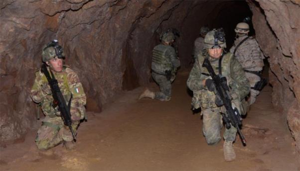 Exercise in a tunnel in Alquife