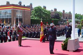His Majesty the King paid tribute to the fallen soldiers