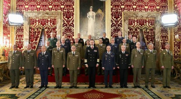 The King at the meeting with the warrant officers