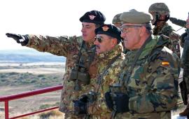 The Chiefs of Staff of the Spanish and Italian Armies visit the ‘Toro 19’ exercise.