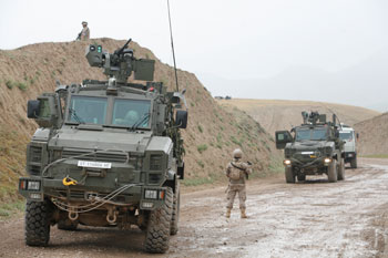 Vehicles RG31 in the replacement convoy  by the way of Sabzak´s pass.