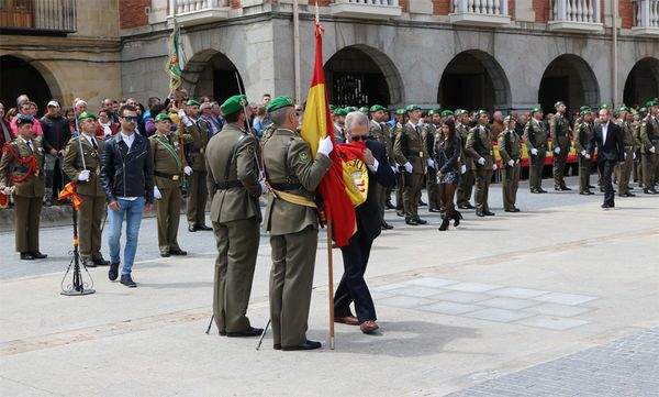 Jurando besa la Bandera en Aguilar de Campoo
