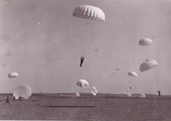 Fotografías históricas de la Brigada Paracaidista