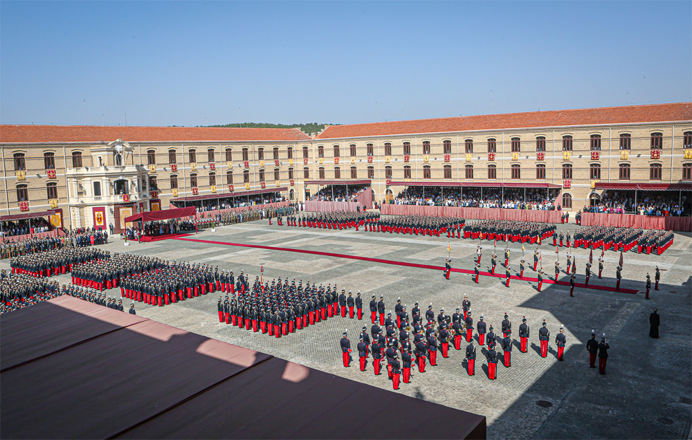 Formación en la Academia General Militar